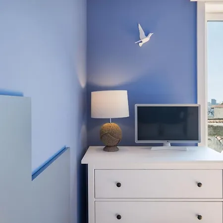 Apartment Seagull Attic W/ Stunning View & Balcony Porto