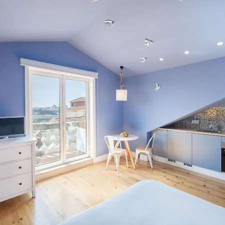 Apartamento Seagull Attic W/ Stunning View & Balcony *